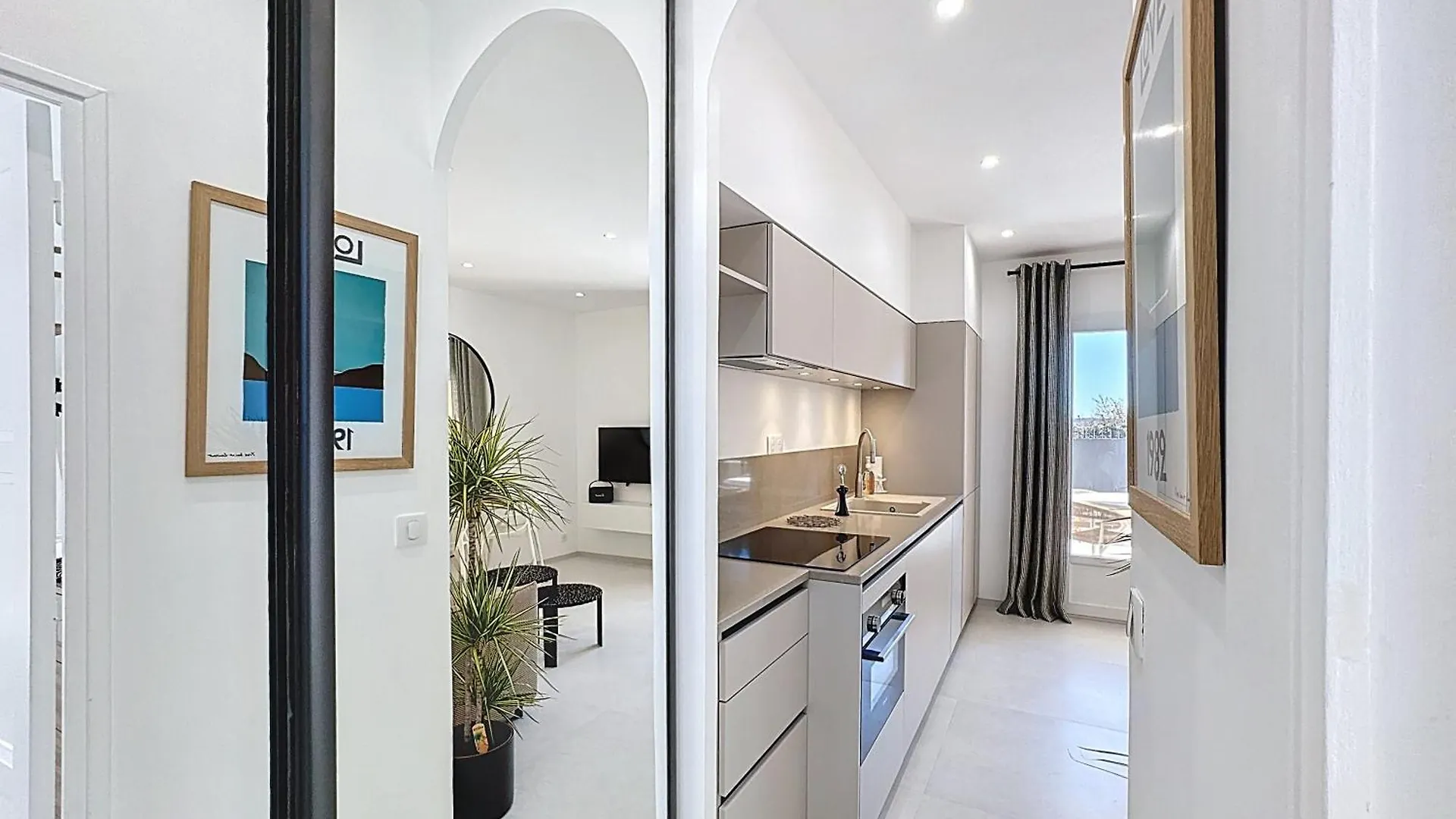 Apartment A 5 Min A Pied De La Plage Et 10 Min Du Port, T2 Vue Mer Avec Vaste Terrasse Et Parking Prive - Prestations Haut De Gamme Sanary-sur-Mer