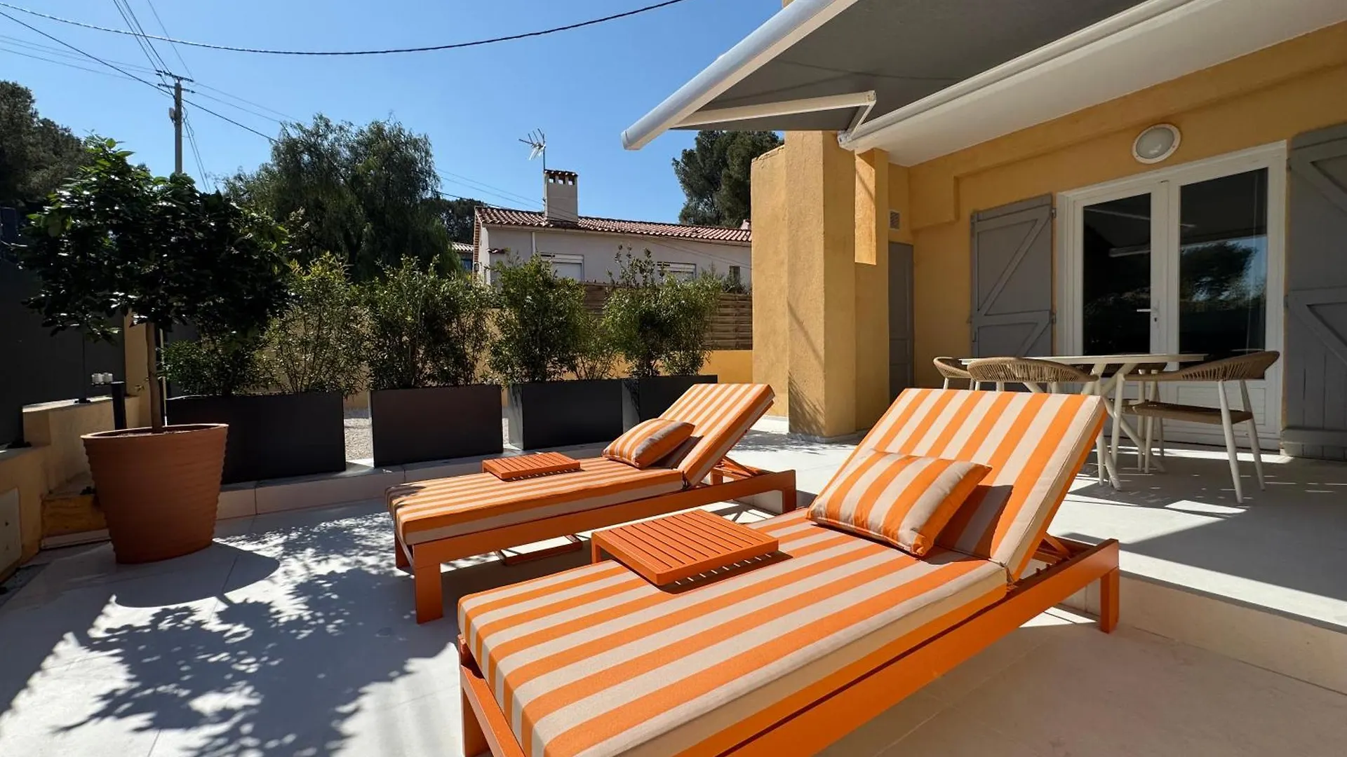 A 5 Min A Pied De La Plage Et 10 Min Du Port, T2 Vue Mer Avec Vaste Terrasse Et Parking Prive - Prestations Haut De Gamme Sanary-sur-Mer