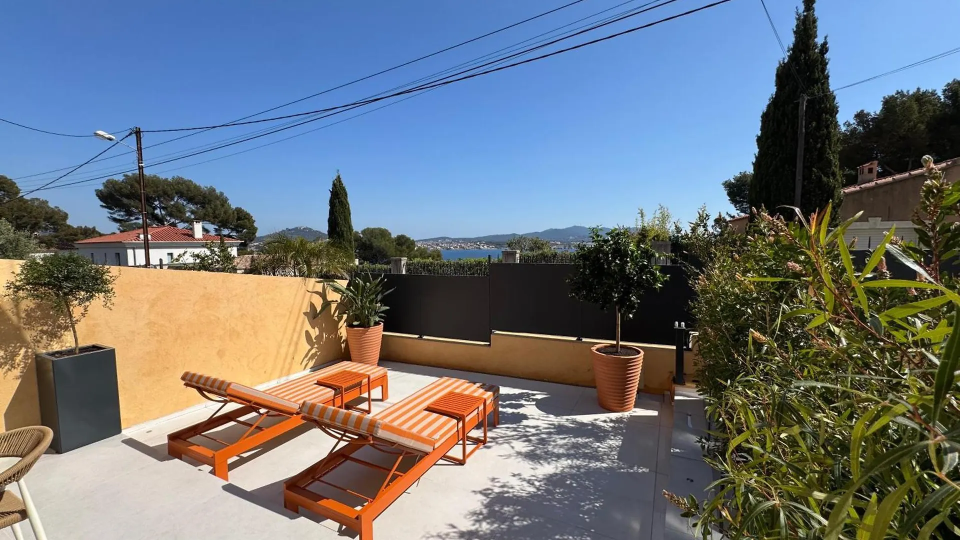 Apartment A 5 Min A Pied De La Plage Et 10 Min Du Port, T2 Vue Mer Avec Vaste Terrasse Et Parking Prive - Prestations Haut De Gamme Sanary-sur-Mer