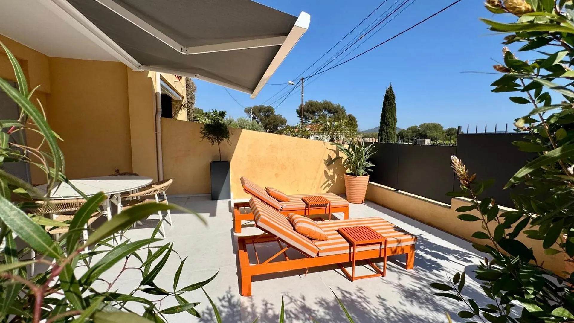 A 5 Min A Pied De La Plage Et 10 Min Du Port, T2 Vue Mer Avec Vaste Terrasse Et Parking Prive - Prestations Haut De Gamme Sanary-sur-Mer 0*,